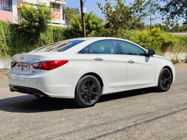 https://images10.gaadi.com/usedcar_image/3671841/original/processed_img2914747__used_car_2914747_1699963145.jpg?imwidth=6402