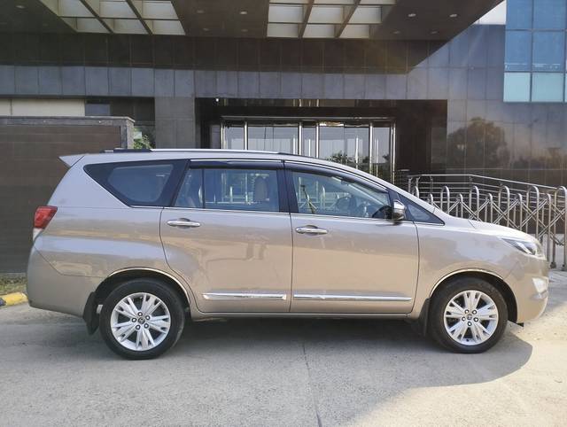 https://images10.gaadi.com/usedcar_image/3671941/original/img2914800__used_car_2914800_1699966387.jpg?imwidth=6401