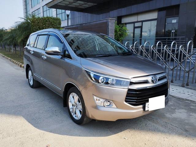 https://images10.gaadi.com/usedcar_image/3671941/original/processed_img2914800__used_car_2914800_1699966396.jpg?imwidth=6400