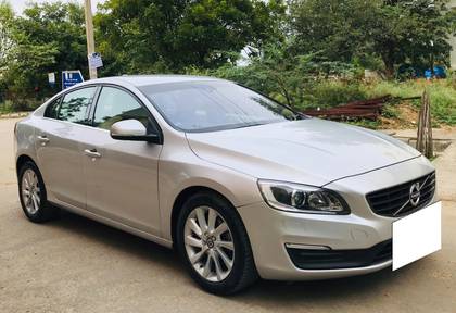 Volvo S60 D4 KINETIC Volvo S60 D4 KINETIC