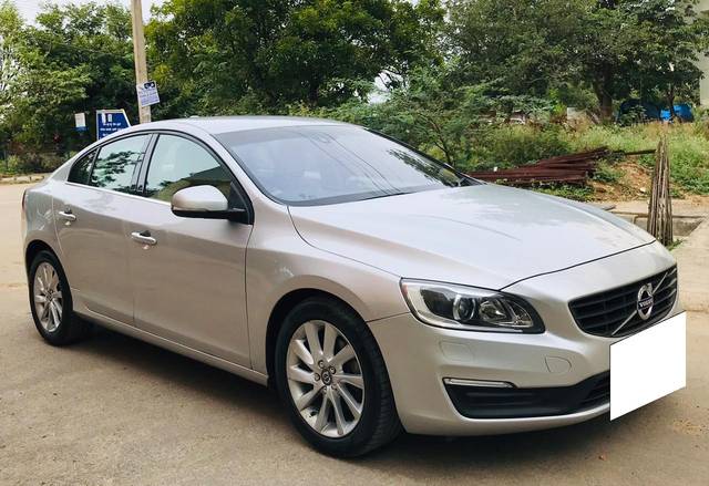 https://images10.gaadi.com/usedcar_image/3671953/original/processed_img2914805__used_car_2914805_1699966567.jpg?imwidth=6400