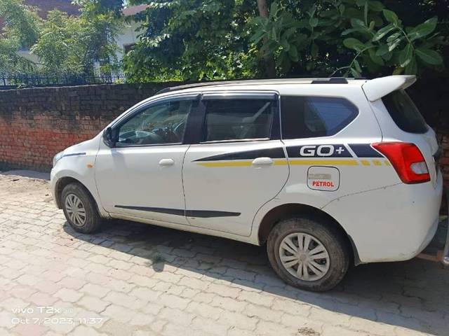 https://images10.gaadi.com/usedcar_image/3671979/original/processed_e663fed9-c97b-41dd-b3bf-320a2f1af3e8.jpg?imwidth=6402