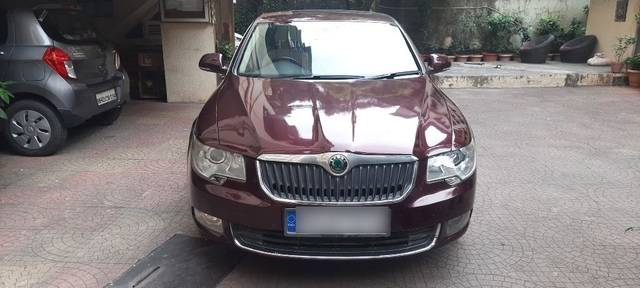 https://images10.gaadi.com/usedcar_image/3672015/original/07__VCC_1816392_94_1699362561.jpg?imwidth=6400
