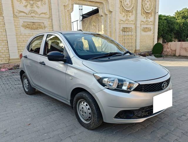 https://images10.gaadi.com/usedcar_image/3672061/original/processed_img2914855__used_car_2914855_1699969843.jpg?imwidth=6400