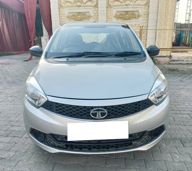https://images10.gaadi.com/usedcar_image/3672061/original/processed_img2914855__used_car_2914855_1699969845.jpg?imwidth=6401