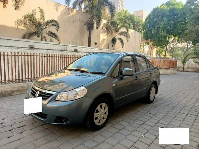 https://images10.gaadi.com/usedcar_image/3672345/original/processed_a19b7af0-4105-40e8-b88c-02e1152848d6.jpg?imwidth=6400