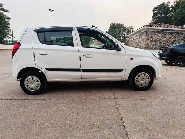 https://images10.gaadi.com/usedcar_image/3672377/original/processed_img2914888__used_car_2914888_1699989995.jpg?imwidth=6402