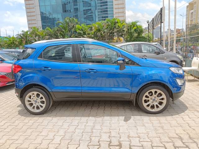 https://images10.gaadi.com/usedcar_image/3672515/original/img2914904__used_car_2914904_1701153456.jpg?imwidth=6401