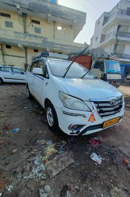 Toyota Innova 2.5 G (Diesel) 8 Seater Toyota Innova 2.5 G (Diesel) 8 Seater