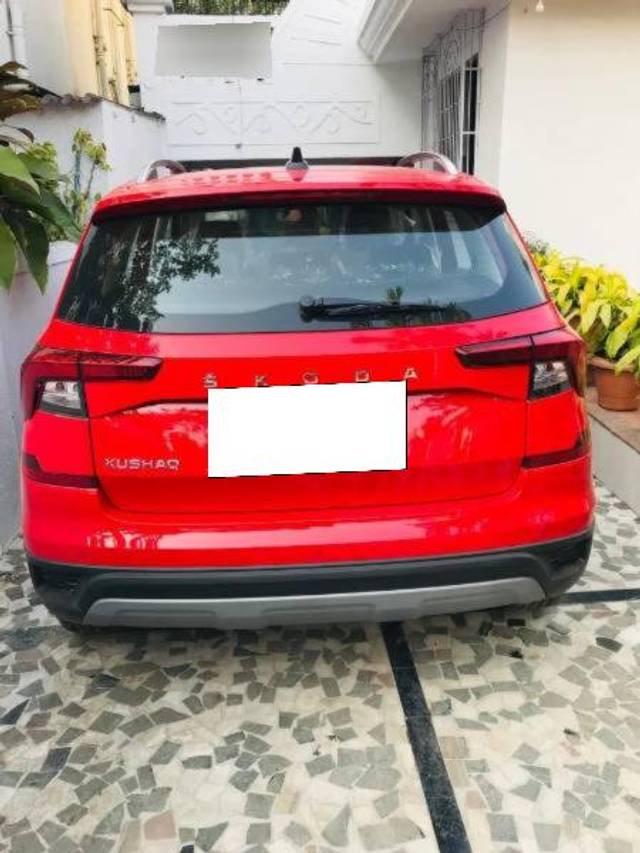 https://images10.gaadi.com/usedcar_image/3672616/original/processed_0bf023c3-9d1a-46b2-b29e-43078b6ed624.jpg?imwidth=6401