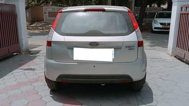 https://images10.gaadi.com/usedcar_image/3672666/original/processed_img2914939__usedcar_16_2914939_1700028765.jpeg?imwidth=6401