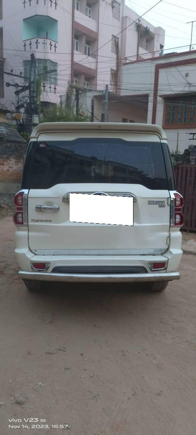 https://images10.gaadi.com/usedcar_image/3672728/original/processed_img2914969__used_car_2914969_1700030682.jpg?imwidth=6401