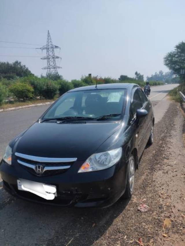https://images10.gaadi.com/usedcar_image/3672730/original/processed_25033e79-7278-405d-b7b8-7b2c9fa71bbd.jpeg?imwidth=6400