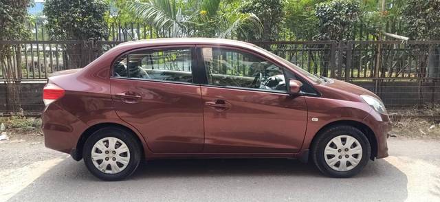 https://images10.gaadi.com/usedcar_image/3672784/original/processed_a4405468-67de-4246-85a3-bfc929101232.jpg?imwidth=6401