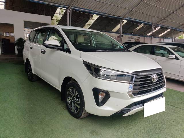 https://images10.gaadi.com/usedcar_image/3672842/original/processed_img2915011__used_car_2915011_1701331659.jpg?imwidth=6401