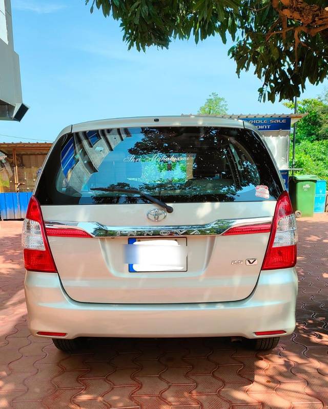 https://images10.gaadi.com/usedcar_image/3672875/original/processed_img2915022__used_car_2915022_1700036545.jpg?imwidth=6402