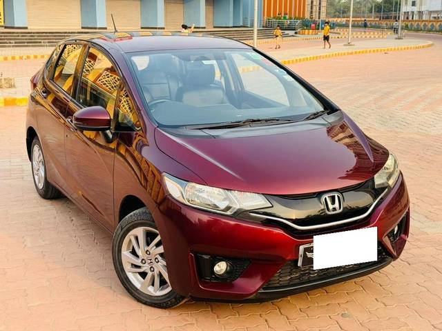 https://images10.gaadi.com/usedcar_image/3672934/original/processed_img2915057__used_car_2915057_1700038462.jpg?imwidth=6401
