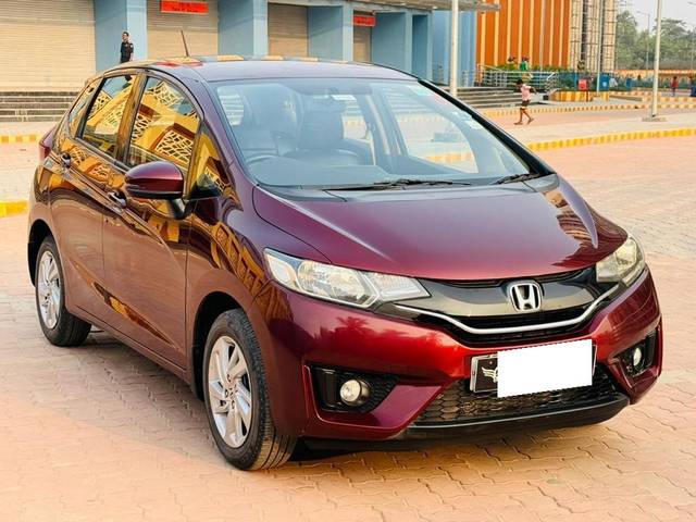 https://images10.gaadi.com/usedcar_image/3672934/original/processed_img2915057__used_car_2915057_1700038467.jpg?imwidth=6400