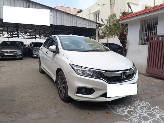 https://images10.gaadi.com/usedcar_image/3672937/original/processed_img2915059__usedcar_3_5701700038512_1700038540.jpeg?imwidth=6400
