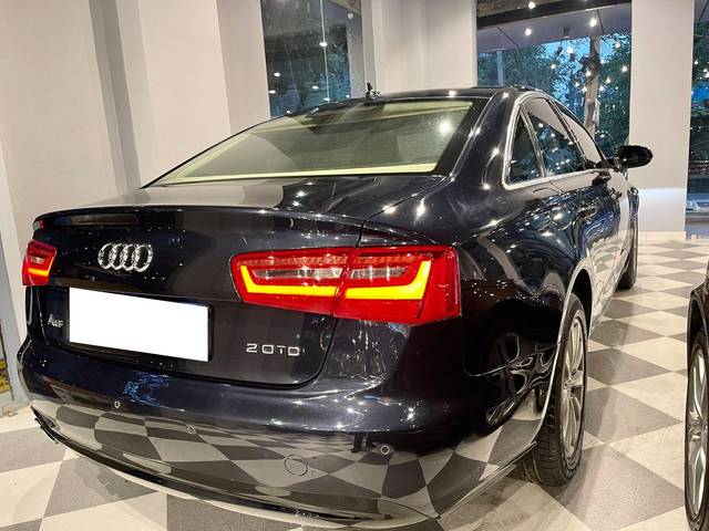 https://images10.gaadi.com/usedcar_image/3672941/original/processed_img2915060__used_car_2915060_1700038778.jpg?imwidth=6401