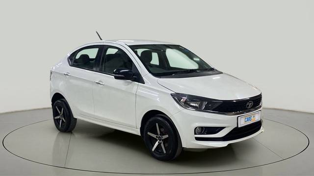 https://images10.gaadi.com/usedcar_image/3672974/original/slot__1-7-Exterior-10996756732-61c928ddf25a409d8e99cc1aed0b09b0-Exterior-7.jpg?imwidth=6400