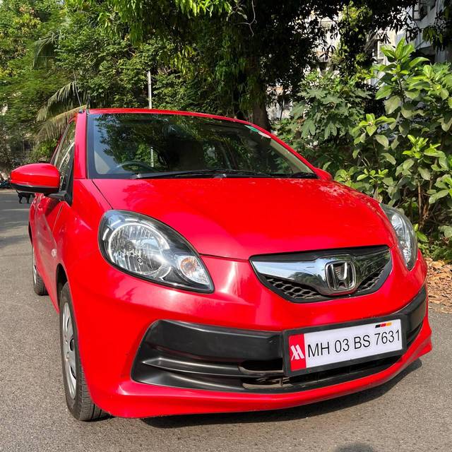 https://images10.gaadi.com/usedcar_image/3673076/original/processed_img2915131__usedcar_photo_6235777113877772339_y_2915131_1700043909.jpg?imwidth=6400