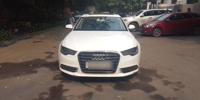 https://images10.gaadi.com/usedcar_image/3673096/original/08__VCC_1816669_94_1699437853.jpg?imwidth=6402
