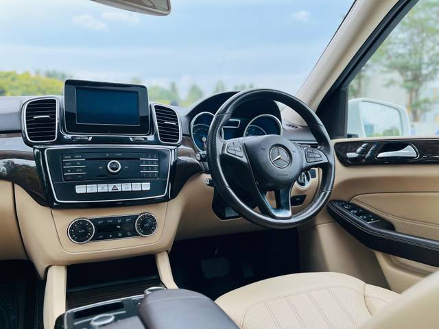https://images10.gaadi.com/usedcar_image/3673106/original/img2915154__used_car_2915154_1700044561.jpg?imwidth=6401