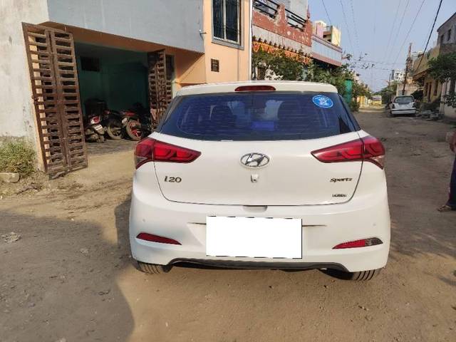 https://images10.gaadi.com/usedcar_image/3673112/original/processed_ea3082d4-ae70-4e52-87b0-b2ff22d3d2e3.jpg?imwidth=6401