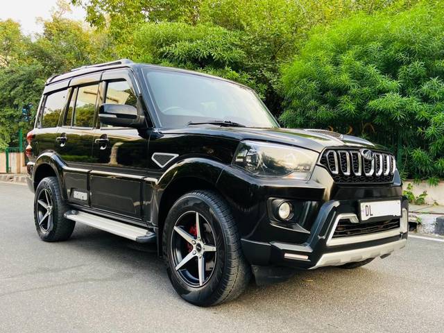 https://images10.gaadi.com/usedcar_image/3673182/original/processed_img2915185__used_car_2915185_1700047366.jpg?imwidth=6400