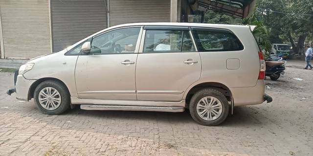 https://images10.gaadi.com/usedcar_image/3673195/original/08__VCC_IMG_1699433678800_1816788_95_1699433900.jpg?imwidth=6401