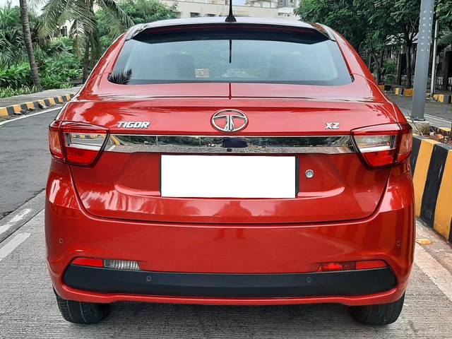 https://images10.gaadi.com/usedcar_image/3673210/original/processed_img2915199__used_car_2915199_1700050411.jpg?imwidth=6402