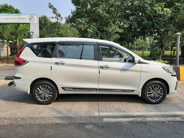 https://images10.gaadi.com/usedcar_image/3673226/original/processed_img2915208__used_car_2915208_1700114447.jpg?imwidth=6401