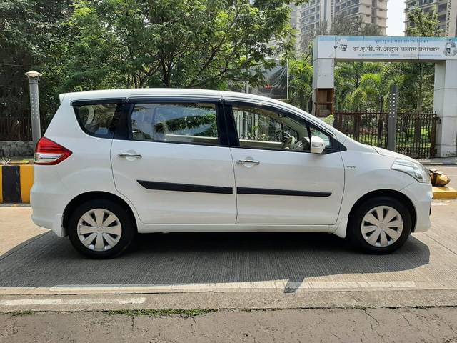 https://images10.gaadi.com/usedcar_image/3673241/original/processed_img2915216__used_car_2915216_1700471560.jpg?imwidth=6401