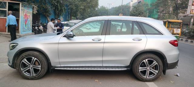 https://images10.gaadi.com/usedcar_image/3673261/original/08__VCC_IMG_1699441884754_1816909_95_1699442052.jpg?imwidth=6401