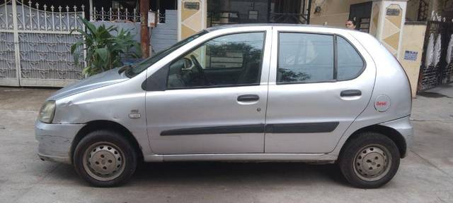 https://images10.gaadi.com/usedcar_image/3673275/original/processed_08__VCC_IMG_1699437972657_1816861_95_1699438421.jpg?imwidth=6402