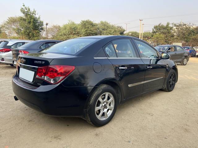 https://images10.gaadi.com/usedcar_image/3673318/original/processed_img2915255__usedcar_img_2162_2021700052980_1700053026.jpg?imwidth=6401