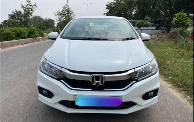 https://images10.gaadi.com/usedcar_image/3673399/original/processed_img2915307__used_car_2915307_1700056030.jpg?imwidth=6400