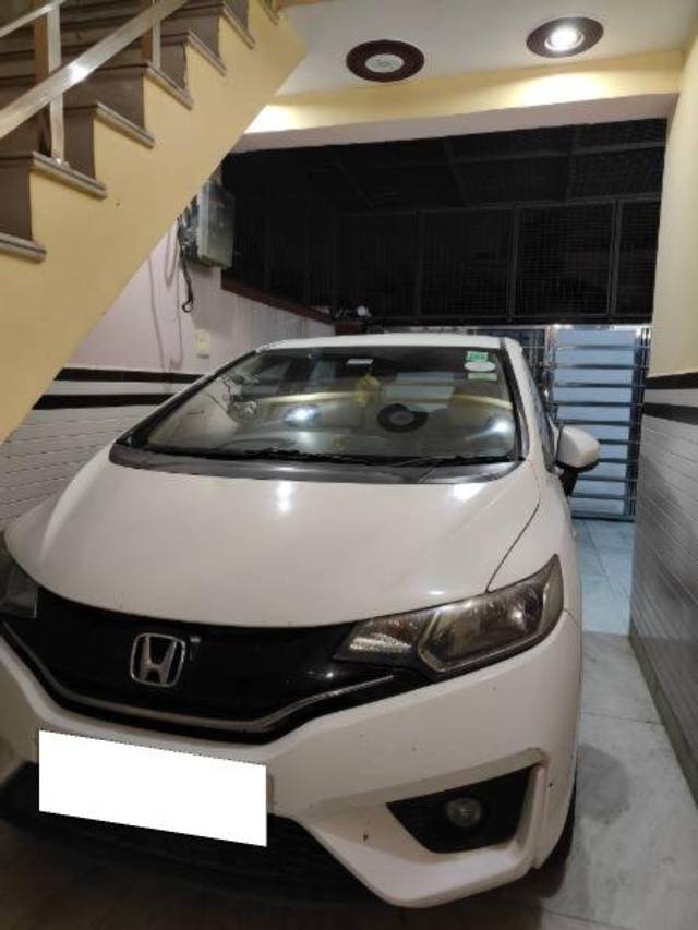 https://images10.gaadi.com/usedcar_image/3673426/original/processed_5ad4c214-039a-4c9e-964e-1dd663fa11fa.jpg?imwidth=6400