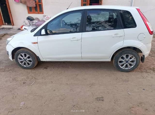 https://images10.gaadi.com/usedcar_image/3673489/original/processed_f1ea4298-7eb4-4bf3-9804-c6264462892b.jpg?imwidth=6402
