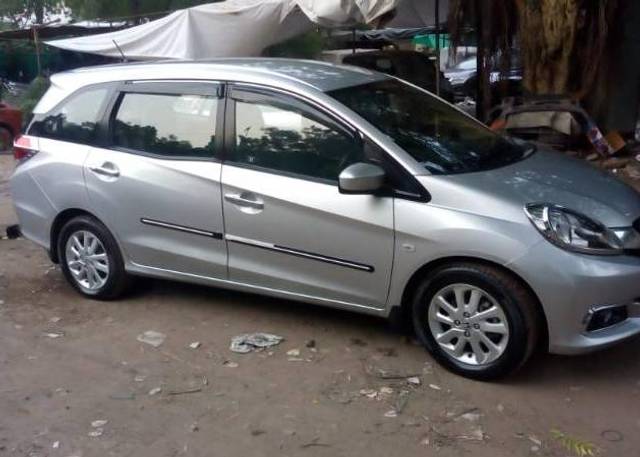 https://images10.gaadi.com/usedcar_image/3673669/original/processed_ad39bdbd-efb8-4e2d-9ef0-fd07f6715c2c.jpg?imwidth=6400