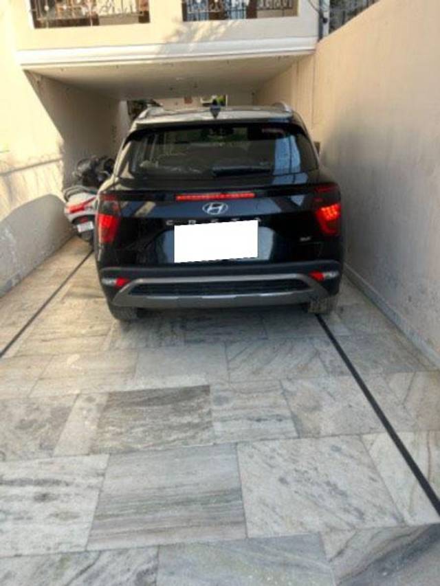 https://images10.gaadi.com/usedcar_image/3673685/original/processed_dca74b06-1b73-4896-a50a-12870d1d5c2b.jpeg?imwidth=6401