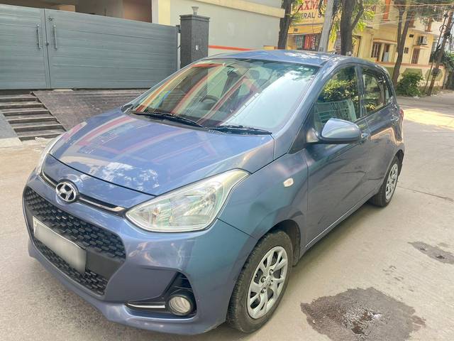 https://images10.gaadi.com/usedcar_image/3673810/original/processed_img2915385__used_car_2915385_1700108584.jpg?imwidth=6401