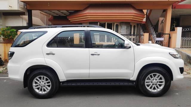 https://images10.gaadi.com/usedcar_image/3673825/original/processed_img2915393__usedcar_img_20231116_wa0045_35681700109543_1700109577.jpg?imwidth=6401