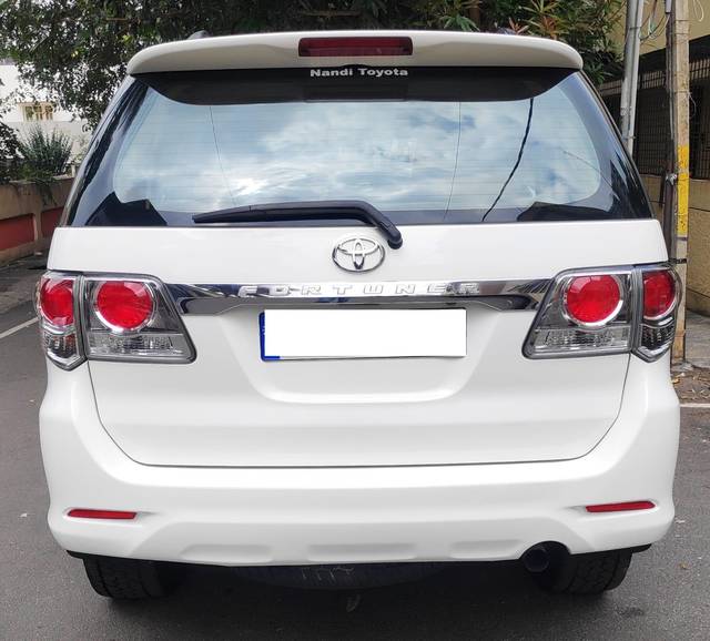 https://images10.gaadi.com/usedcar_image/3673825/original/processed_img2915393__usedcar_img_20231116_wa0049_35681700109543_1700109576.jpg?imwidth=6402