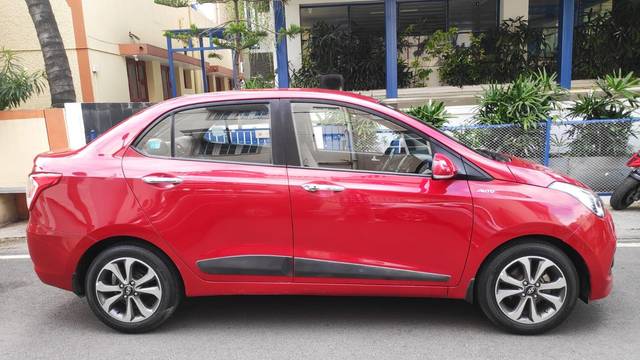https://images10.gaadi.com/usedcar_image/3673847/original/processed_img2915398__usedcar_img_20231116_wa0089_35681700110613_1700110644.jpg?imwidth=6401