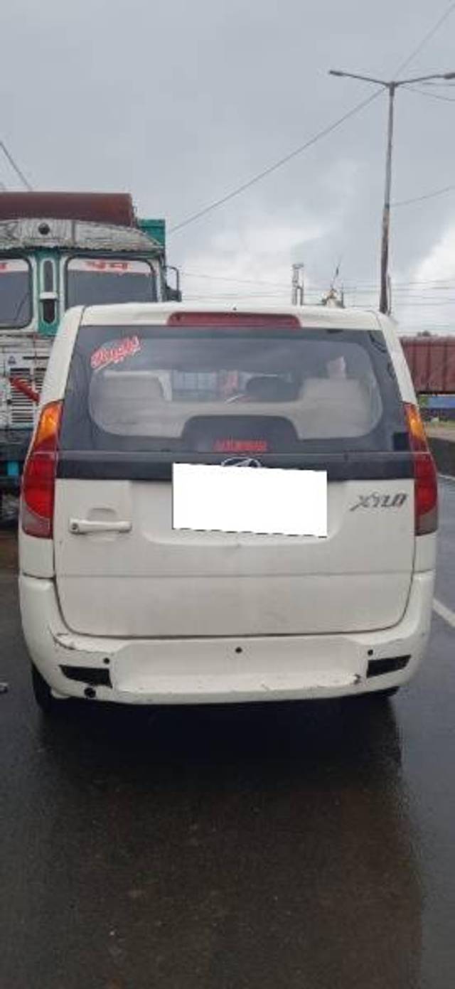 https://images10.gaadi.com/usedcar_image/3673862/original/processed_998527d0-3b2b-4aeb-bb95-5bb67801e223.jpg?imwidth=6401
