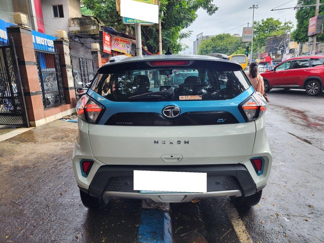Second-hand 2020 Tata Nexon EV XZ Plus Lux for sale in Kolkata-7