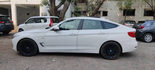 https://images10.gaadi.com/usedcar_image/3673966/original/09__VCC_IMG_1699505268235_1817091_95_1699505578.jpg?imwidth=6401