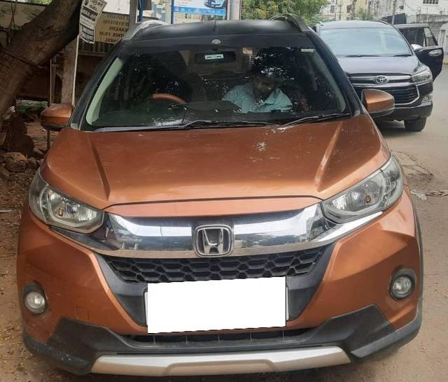 https://images10.gaadi.com/usedcar_image/3673994/original/processed_25a4226d-4b91-4c29-90d4-660de57eca97.jpeg?imwidth=6400